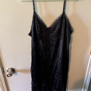 Elegant Black Lace Trim Nightgown